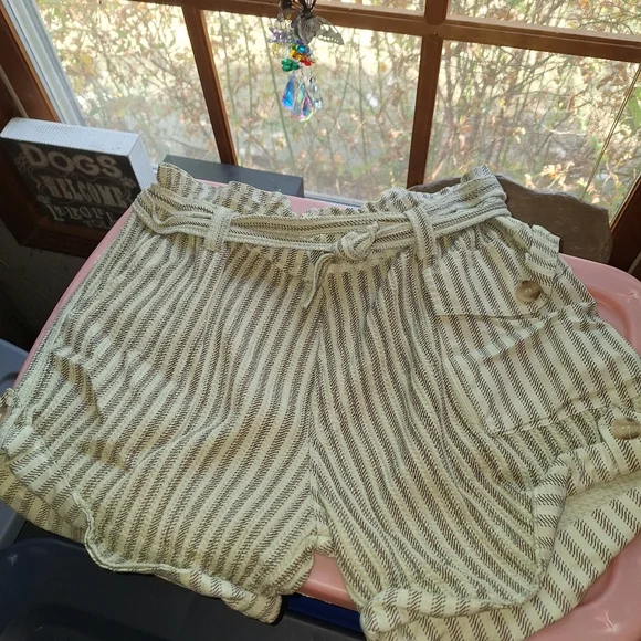 Free People Hamilton One Short NWOT Size XS - Picture 3 of 4